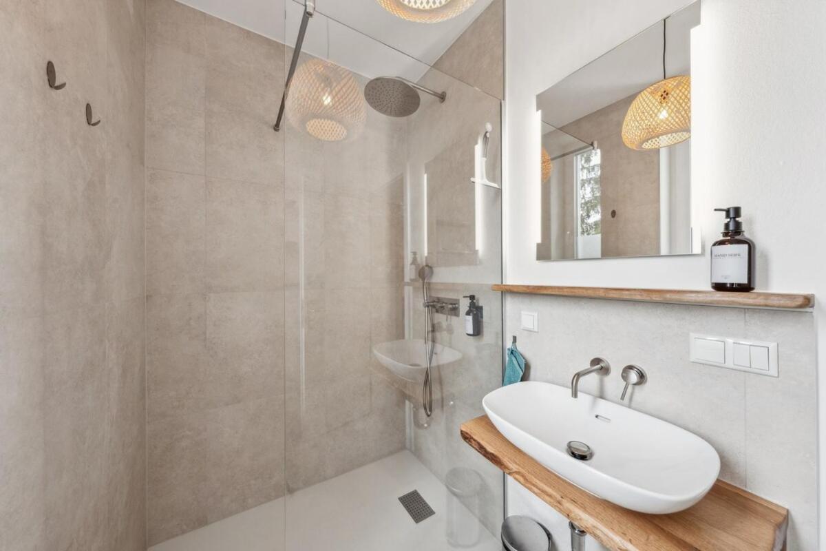 Stilvolles 3-Zimmer-Domizil Mit Hochwertiger Ebk Und Fischgraetparkett Apartment